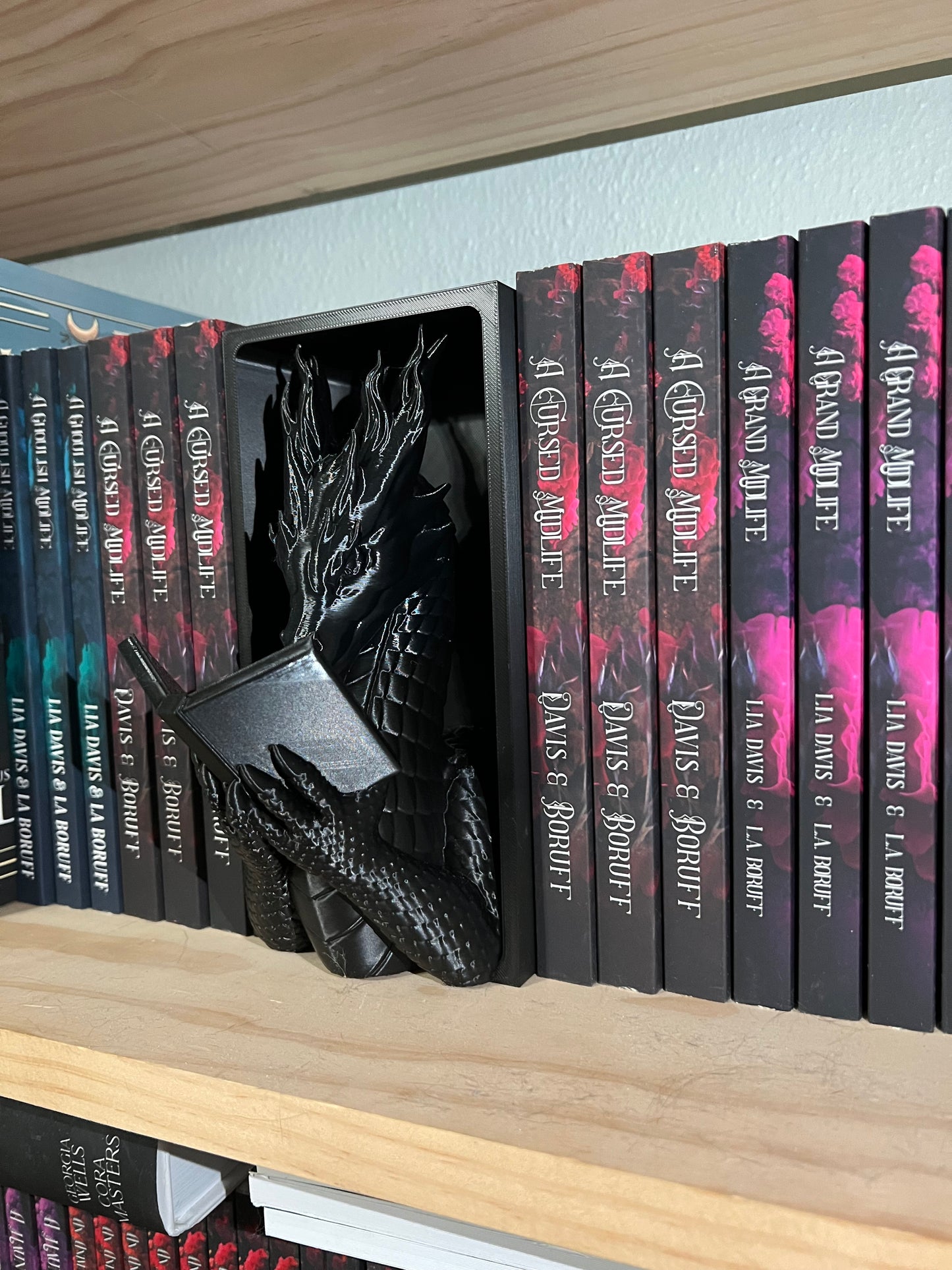 3D Printed Book Nook: Dragon Reading